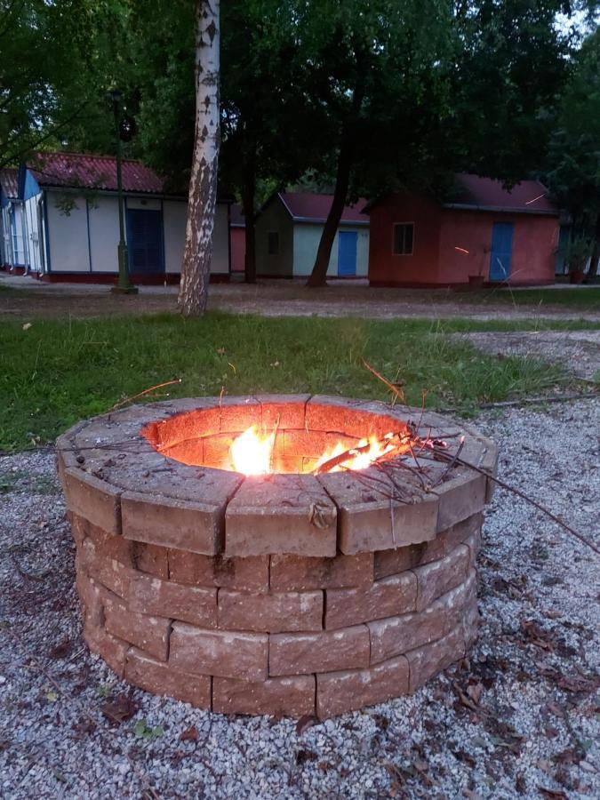 Gyenesdiás Tulipan Bungalow Camping Resort المظهر الخارجي الصورة