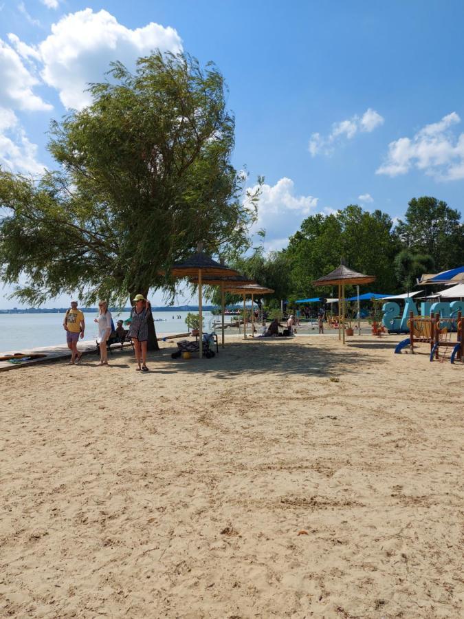 Gyenesdiás Tulipan Bungalow Camping Resort المظهر الخارجي الصورة