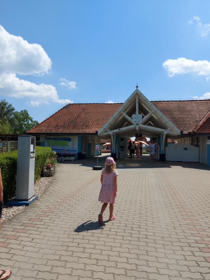 Gyenesdiás Tulipan Bungalow Camping Resort المظهر الخارجي الصورة