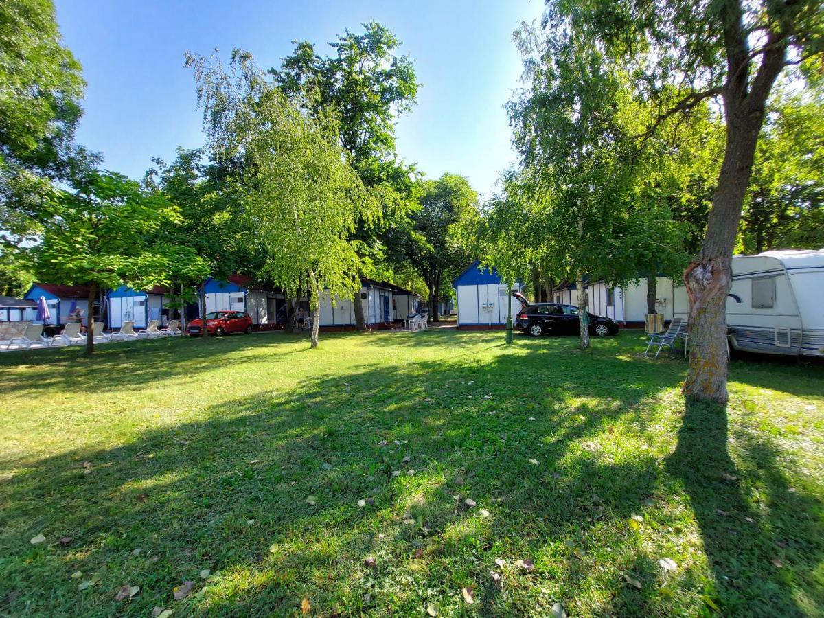 Gyenesdiás Tulipan Bungalow Camping Resort المظهر الخارجي الصورة