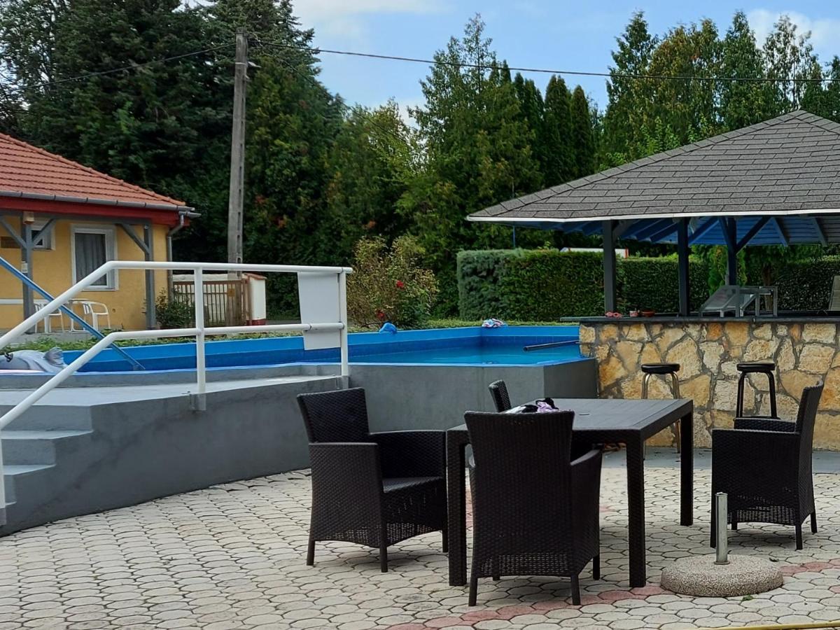 Gyenesdiás Tulipan Bungalow Camping Resort المظهر الخارجي الصورة