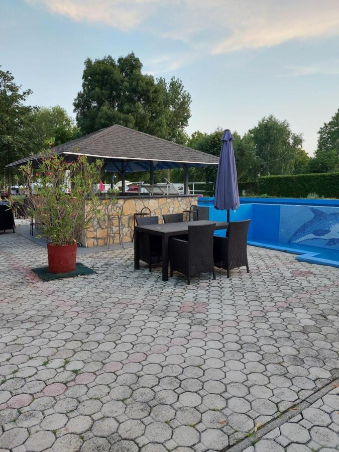 Gyenesdiás Tulipan Bungalow Camping Resort المظهر الخارجي الصورة