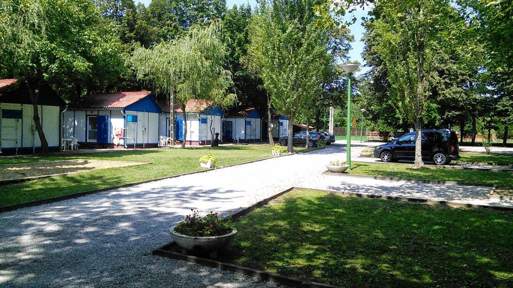 Gyenesdiás Tulipan Bungalow Camping Resort المظهر الخارجي الصورة