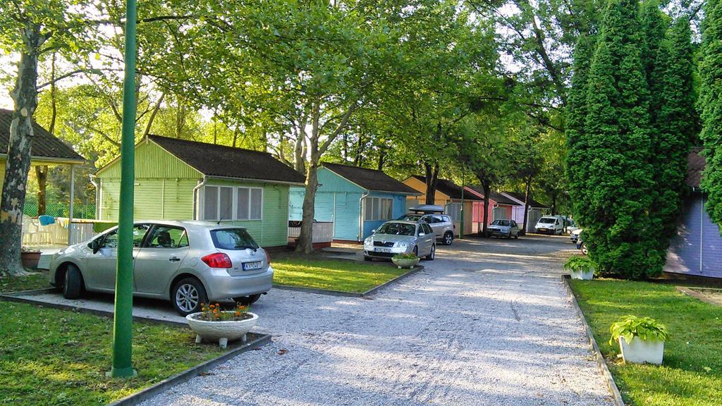 Gyenesdiás Tulipan Bungalow Camping Resort المظهر الخارجي الصورة