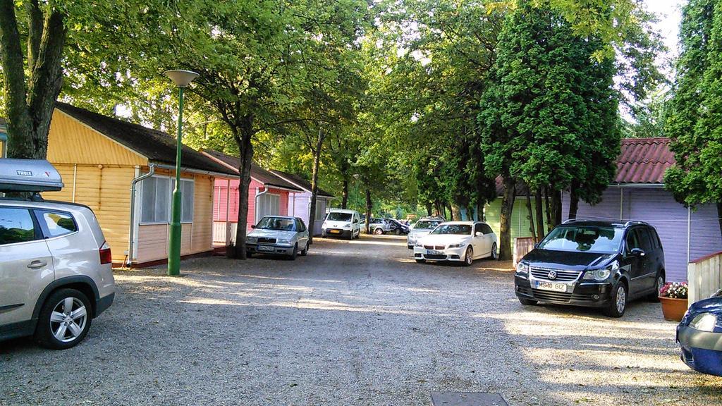 Gyenesdiás Tulipan Bungalow Camping Resort المظهر الخارجي الصورة