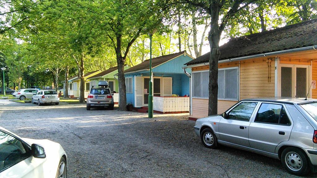 Gyenesdiás Tulipan Bungalow Camping Resort المظهر الخارجي الصورة