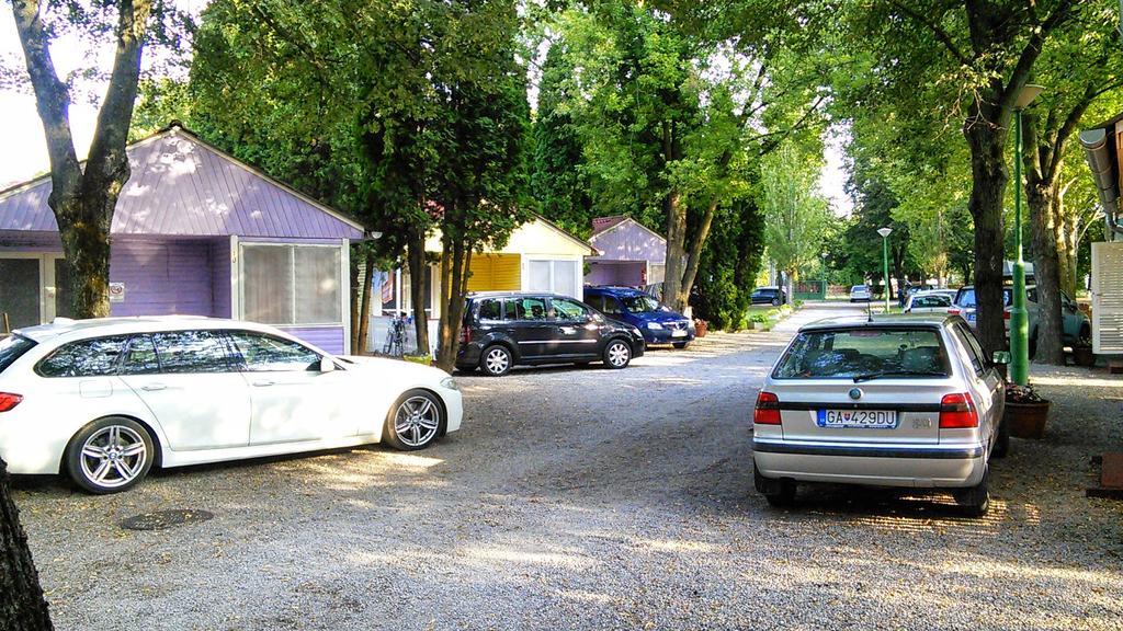 Gyenesdiás Tulipan Bungalow Camping Resort المظهر الخارجي الصورة